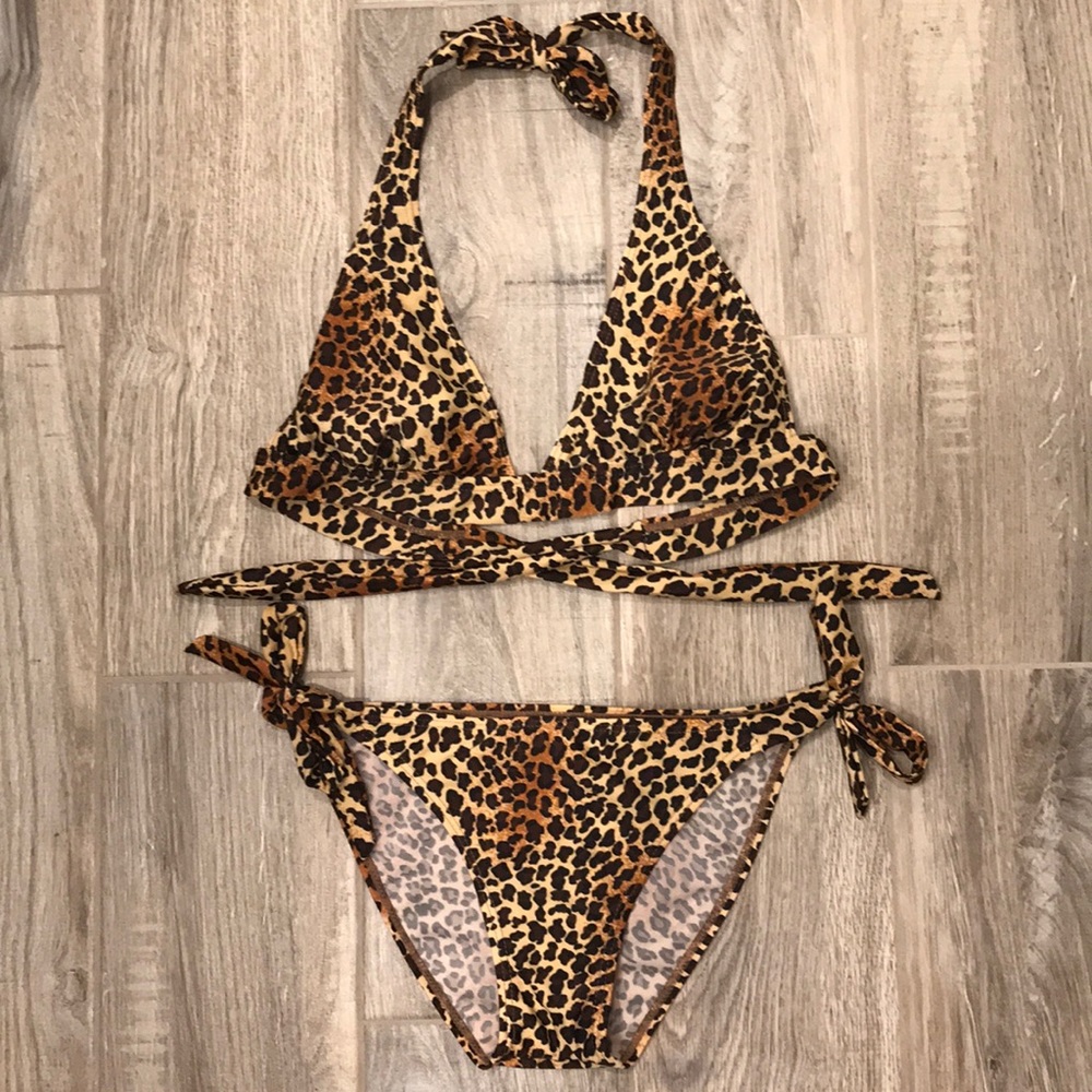 Leopard print bikini size small top and bottom